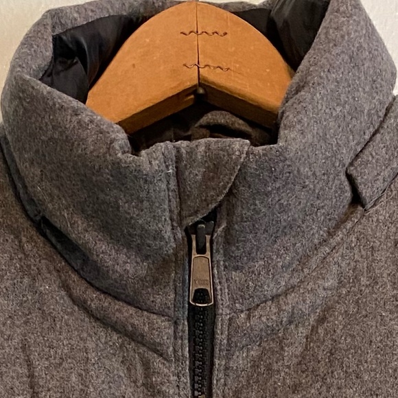 Gap Women's Gray PRIMALOFT Insulated Vest Size S Tall - Picture 2 of 8